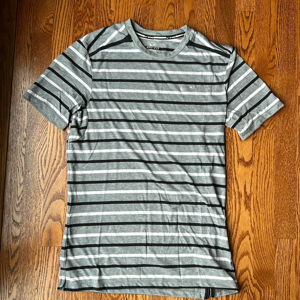 Men’s Nike Running Dri-Fit striped shirt, size Medium